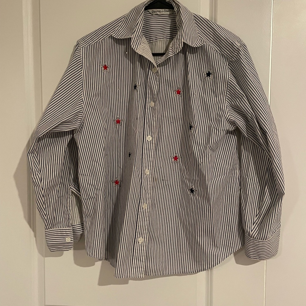 ♻️5/$8 Recycled Drapers and Damons Shirt with Star Shape Embroidery